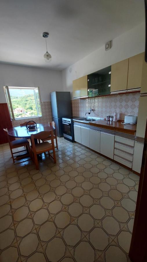 Holiday Home Zvecanje Экстерьер фото
